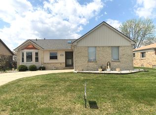 35263 Brighton Dr, Sterling Heights, MI 48310