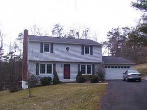 1st image of 210 Circle Dr