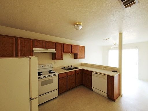3rd image of 3209 Hereford Ln APT B