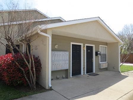 2nd image of 810 N Center St APT 21