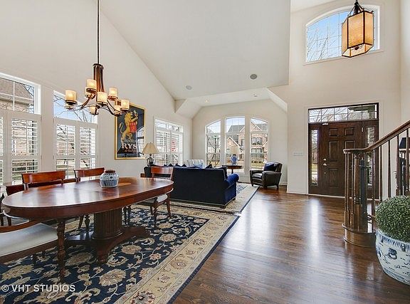 4th image of 907 Red Oak Dr