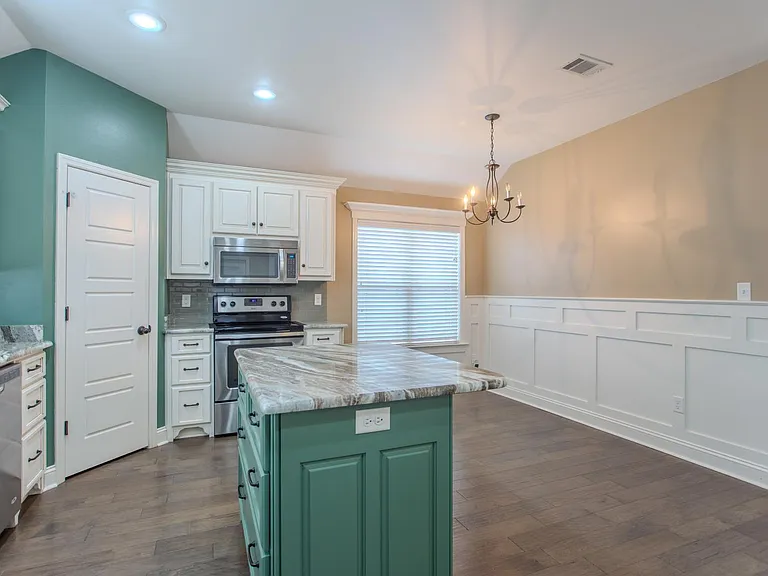 3930 Glen Laurel Dr S — Photo 21