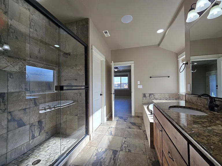 2914 Karlee Dr — Photo 16