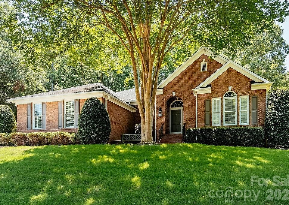 1st image of 9425 Briarwick Ln