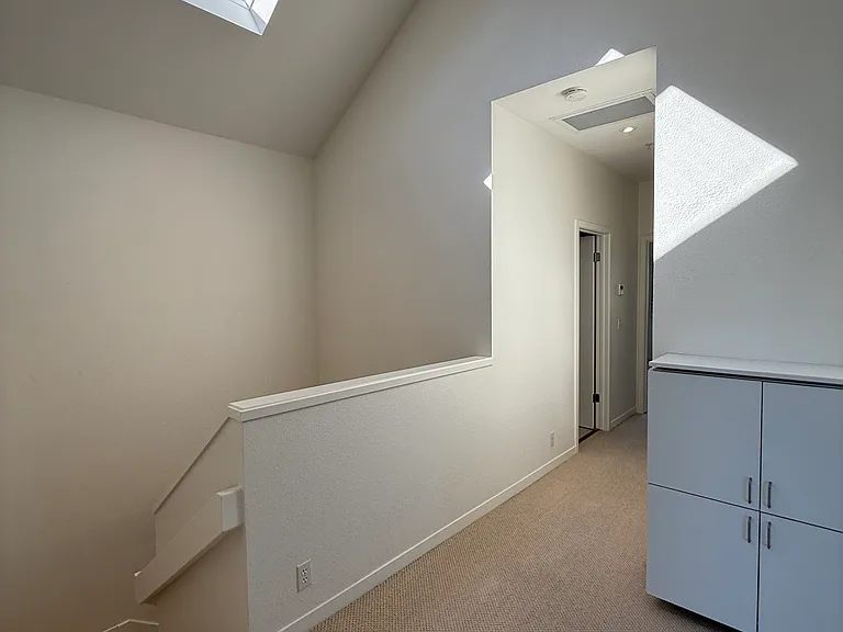 6052 Shelter Bay Ave — Photo 35