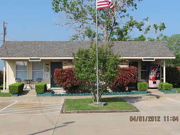 2nd image of 793 Oak Hill Dr
