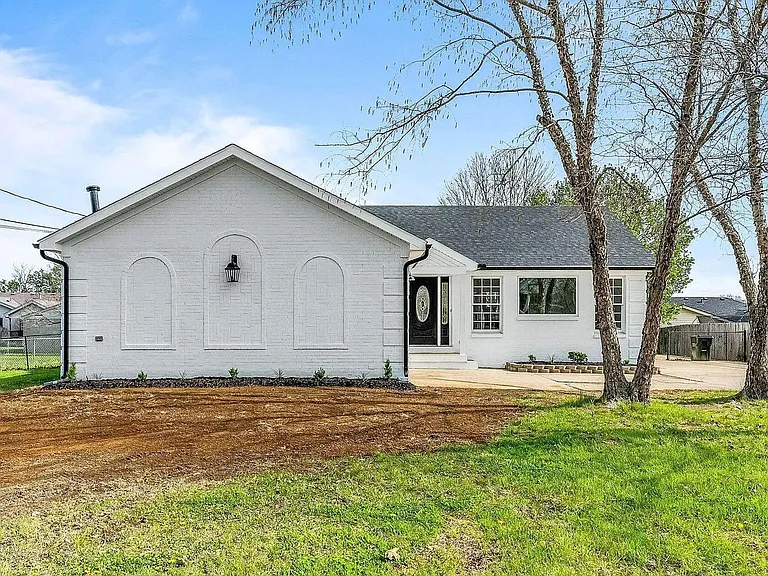 400 Newman Way — Photo 31