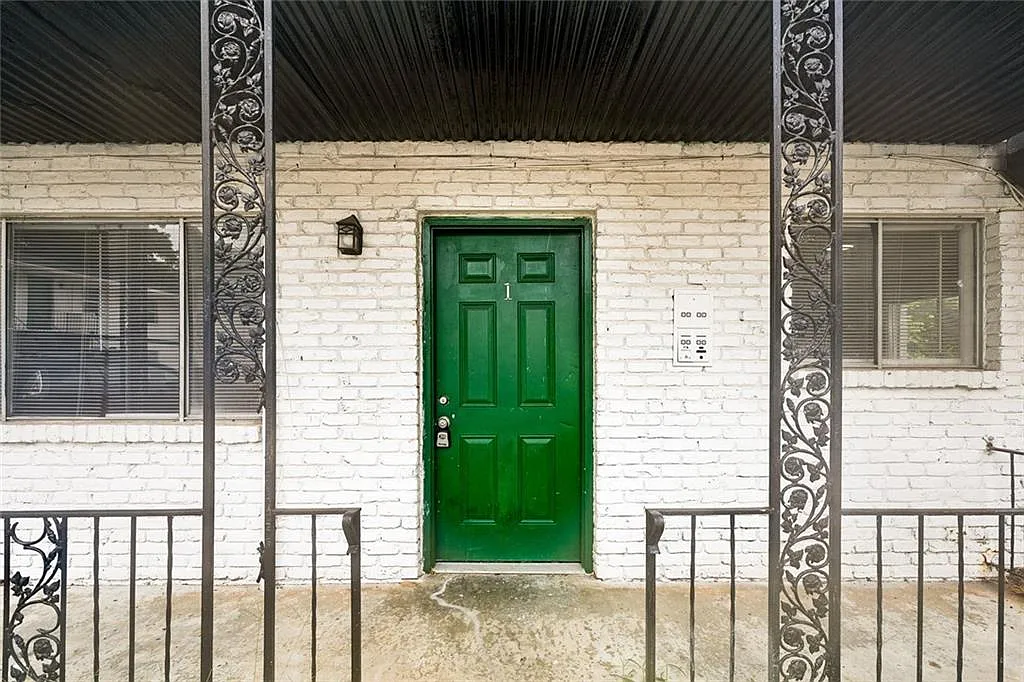 2 bed, 1.0 bath, 700 sqft, $1,175 — Photo 2
