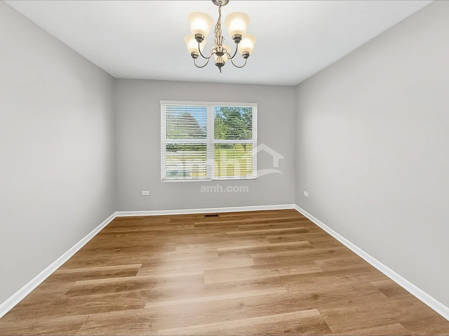 3 bed, 2.5 bath, 2512 sqft, $3,140 — Photo 4