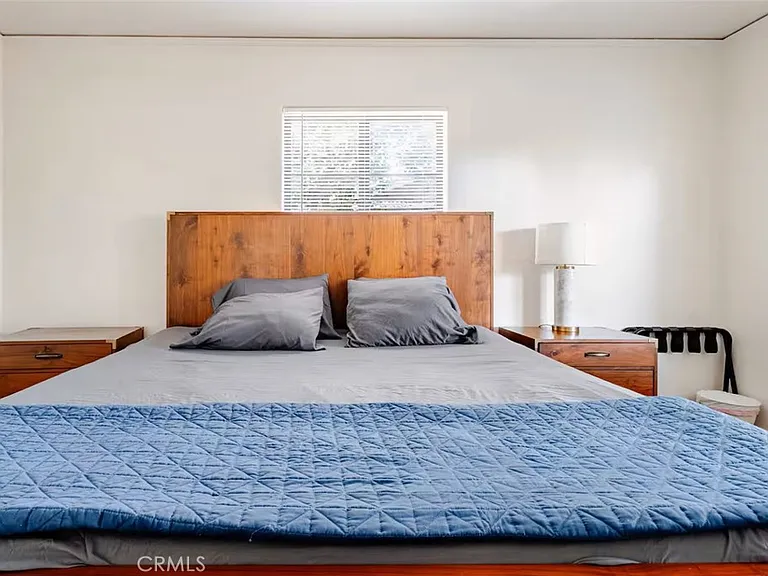 1574 N Orange Grove Ave — Photo 16