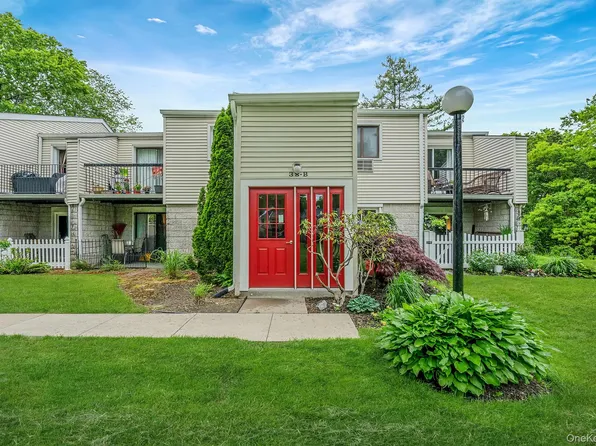 38 Richmond Boulevard #1B, Ronkonkoma, NY 11779