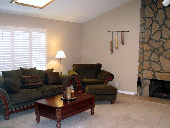 Front Living Room with new carpet