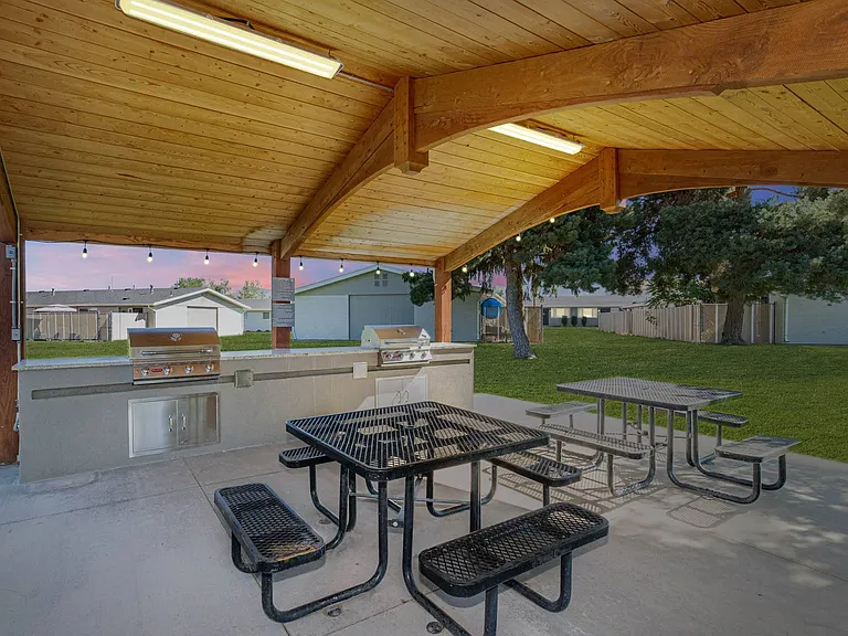 Cadence Apartment Homes — Photo 10