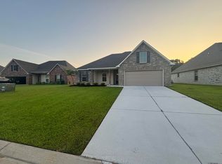 23137 Antler Lake Dr, Denham Springs, LA 70726