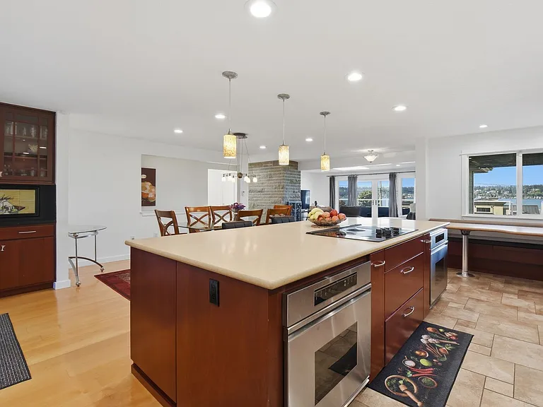 12704 Holmes Point Dr NE — Photo 7