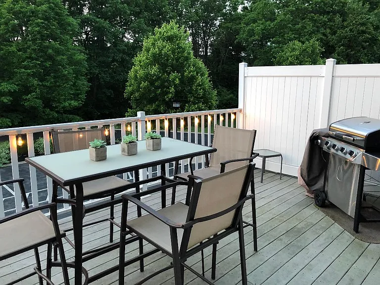 688 Oakwood Ave — Photo 7