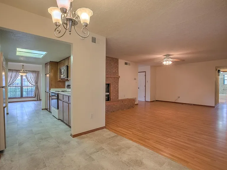 1117 Stutz Dr NE — Photo 8