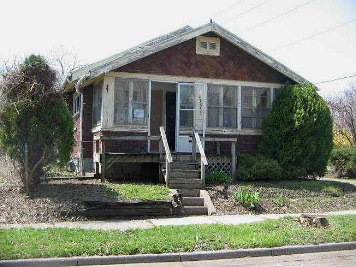 FRONT EXTERIOR