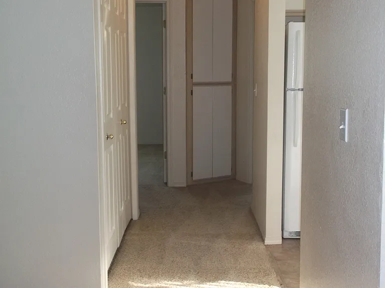 167-Triple Crown Apts — Photo 27