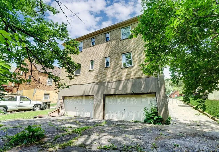 2137 Weron Ln #1 — Photo 40