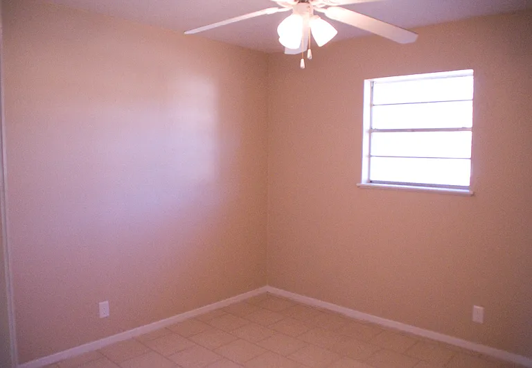 590 N Donna St — Photo 7