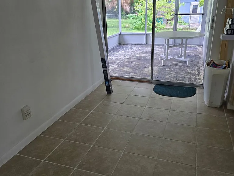123 N Citrus Ave — Photo 4