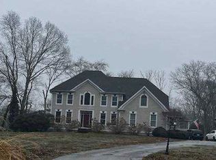 6 Woodland Ct, Pawcatuck, CT 06379