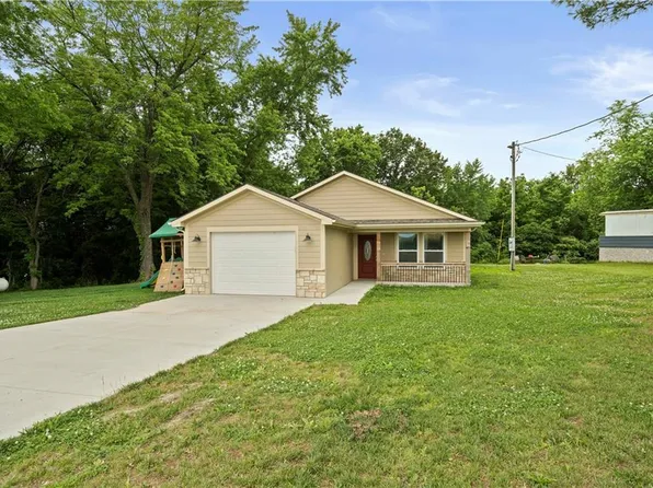12278 Wheatley Rd, Odessa, MO 64076