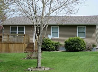 137 Vera Dr, Waterloo, IA 50701