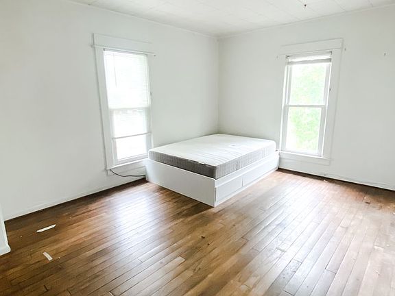 4th image of 125 W Lutz Ave Unit 3
