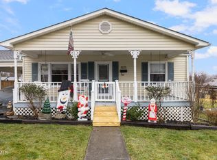 1025 Dejarnette St, Elizabethton, TN 37643