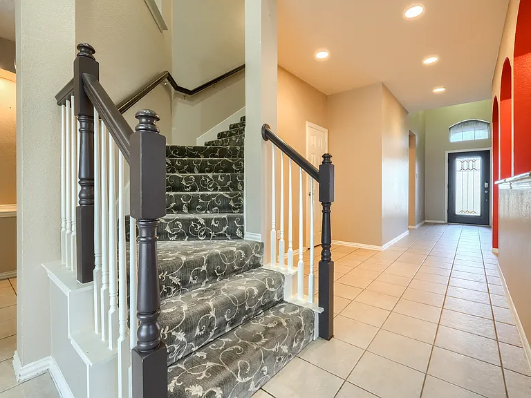 1808 Giddings Ct — Photo 9