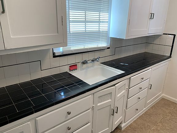 3rd image of 4913 36th St