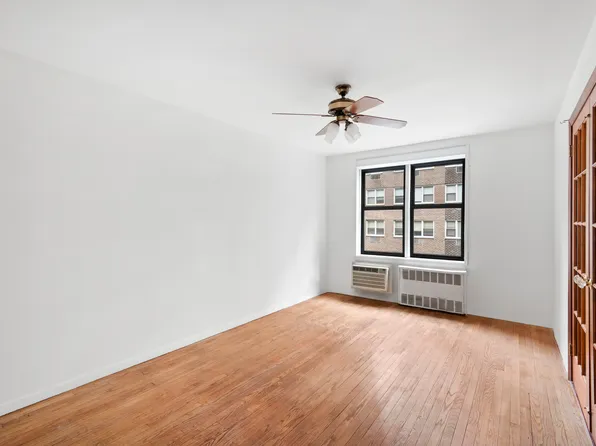 150 East 27th Street 4CD image 2 of 6