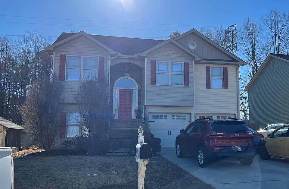 1st image of 645 Trojan Ln