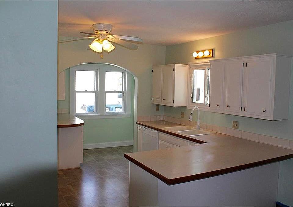 Kitchen Before 