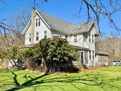 1079 Sutton Creek Rd, Dallas, PA, 18612
