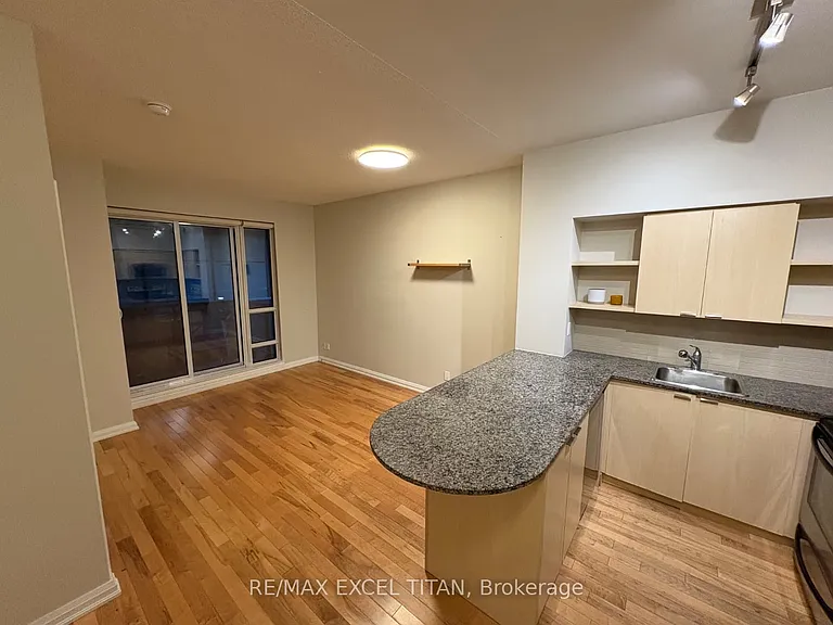 35 Hayden St #416 — Photo 3