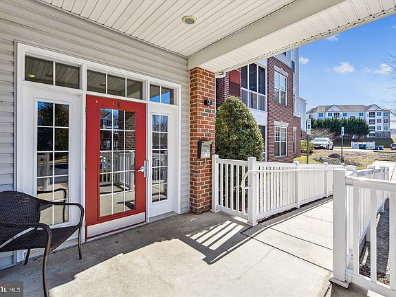 4th image of 1601 Martha Ct Unit 404