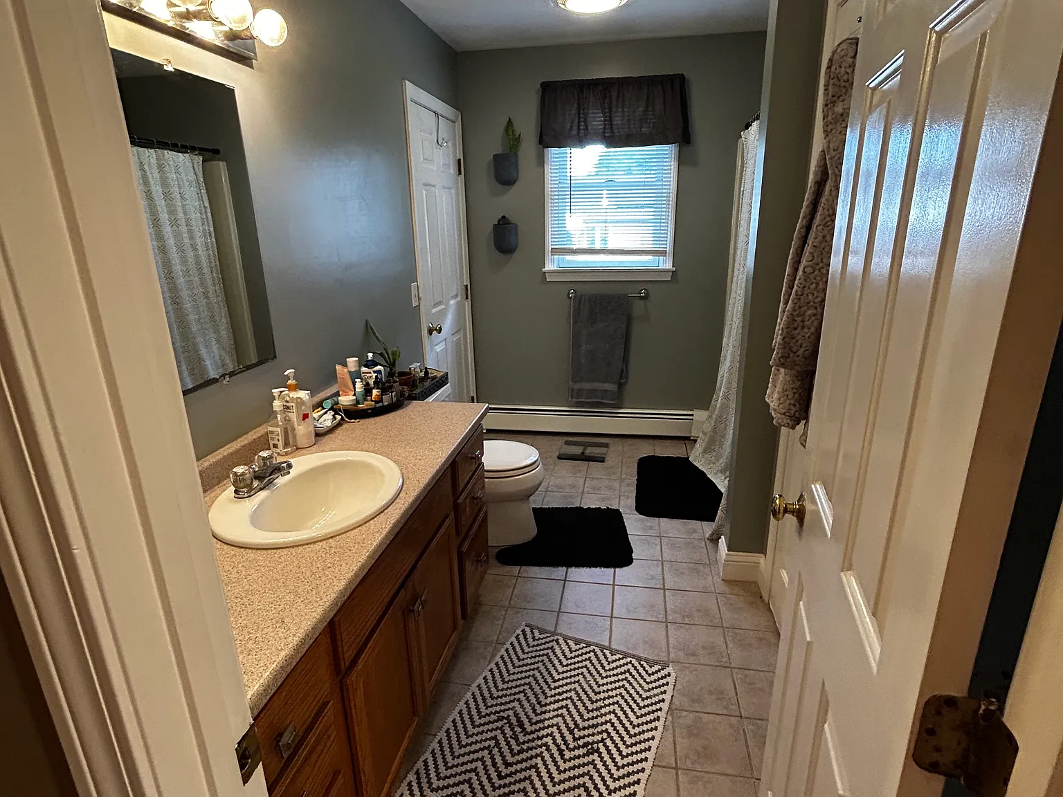 3 bed, 1400 sqft, $3,000 — Photo 4