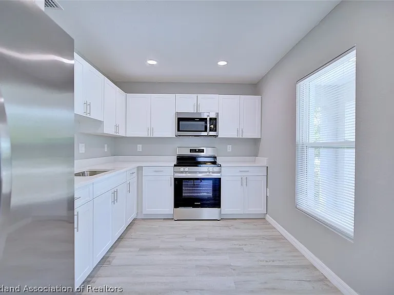 544 Vanguard Ave NW — Photo 6