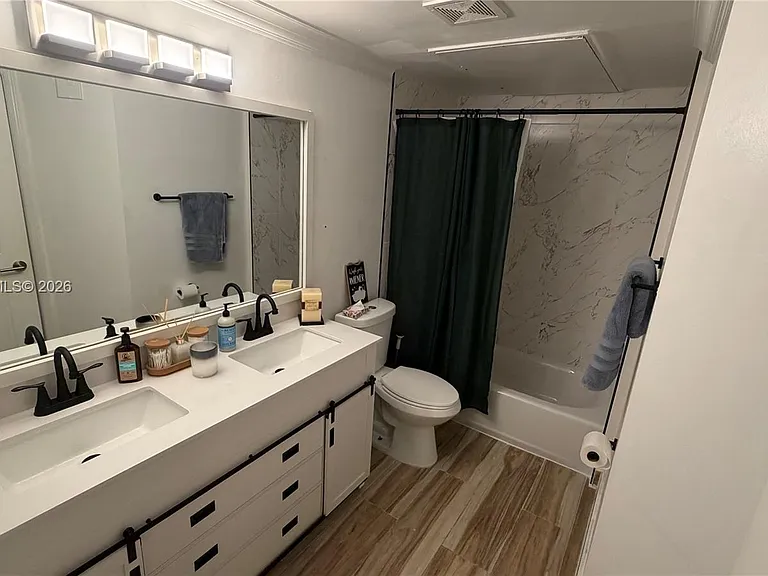 735 SW 148th Ave #1711 — Photo 27