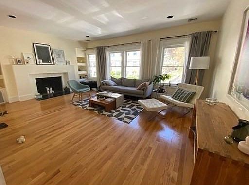 5th image of 276 Tappan St Unit 2