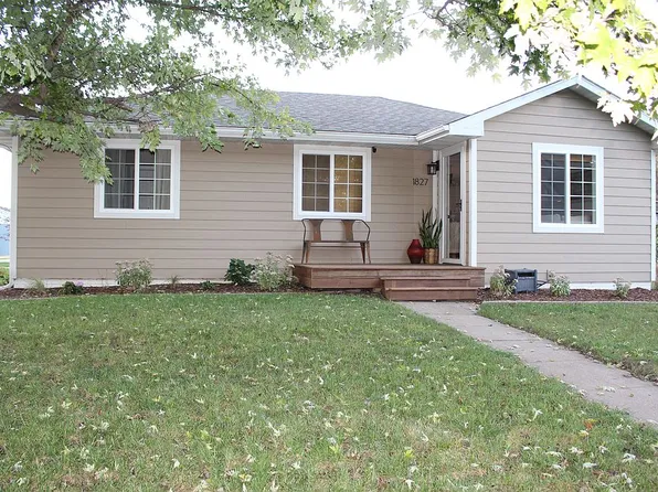 1827 Mitchell Ave, Chariton, IA 50049