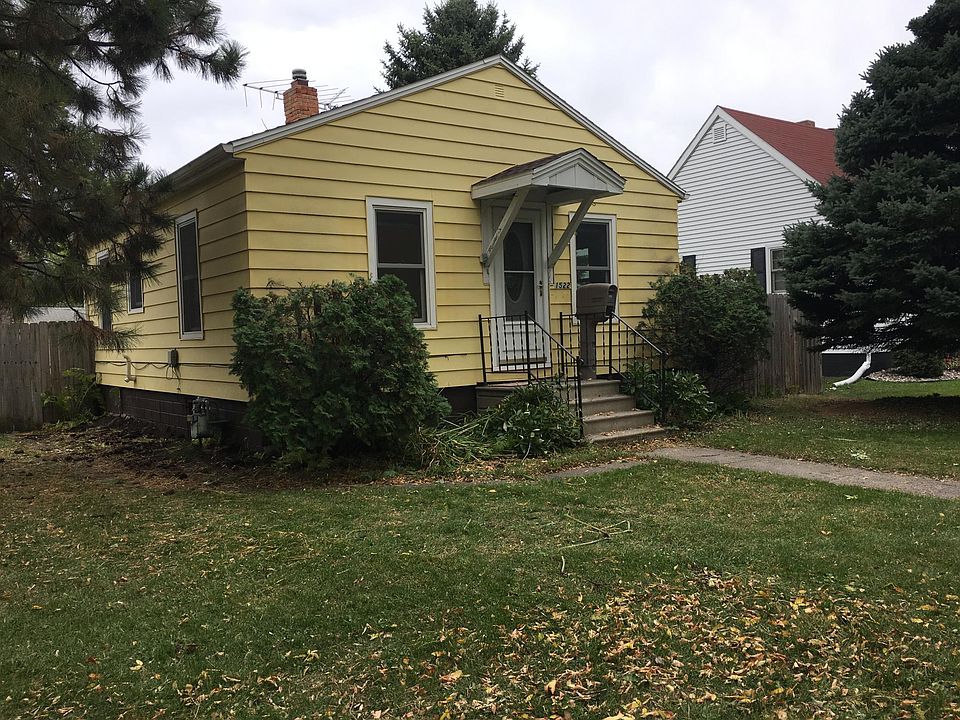 Full fenced in yard