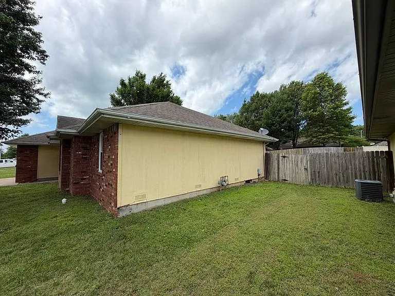2263 W Deerfield St — Photo 5