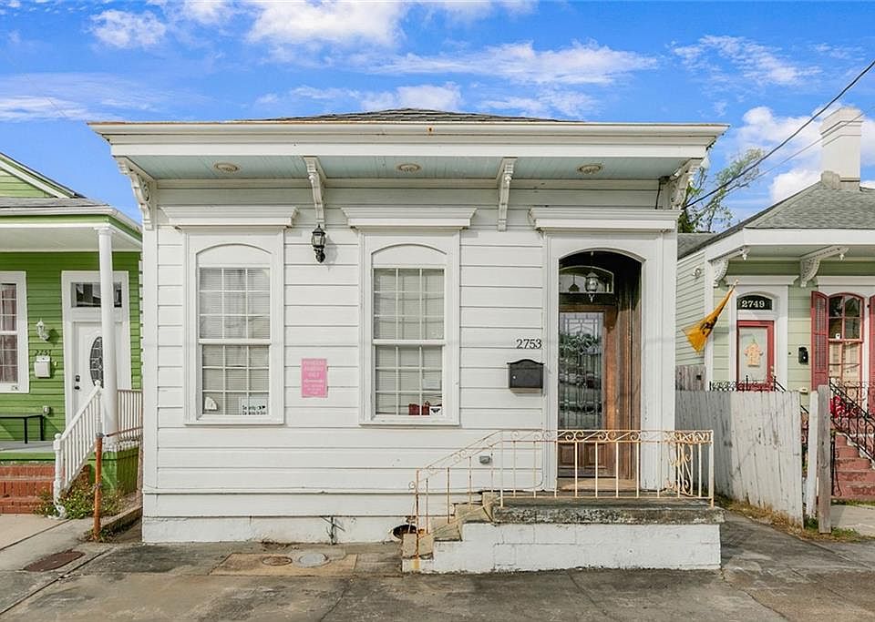 1st image of 2753 Iberville St