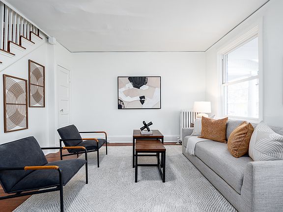 3rd image of 3012 W Leigh St
