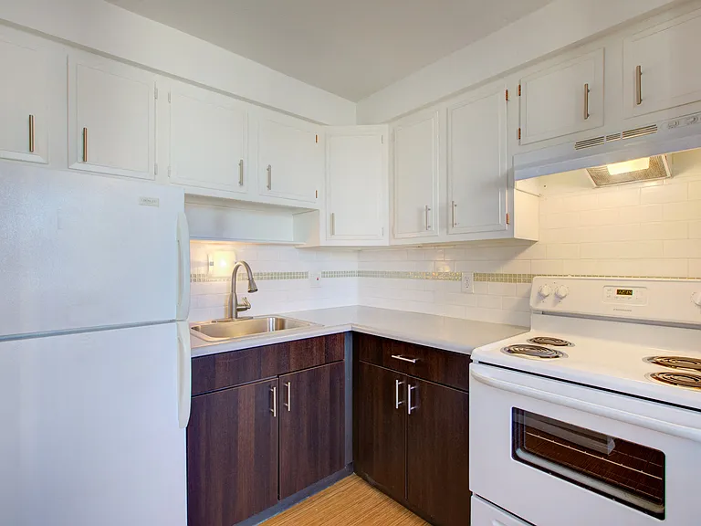 Topaz Apartments — Photo 51
