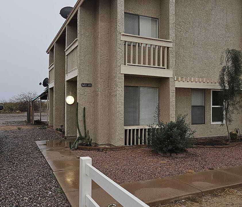 1st image of 683 W CALLE TUBERIA --